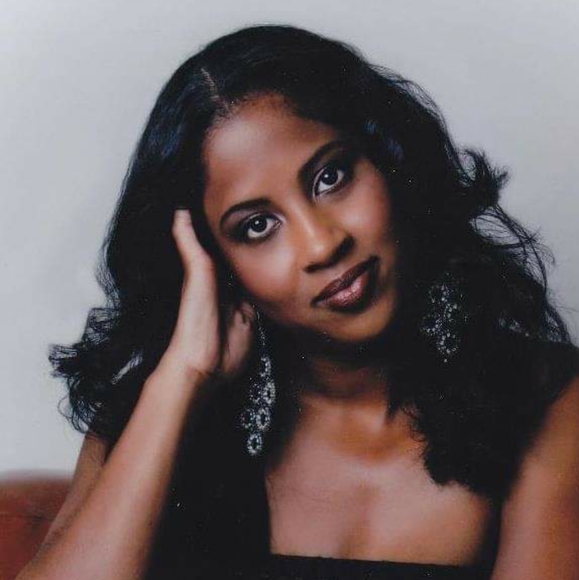 Meet your Posher, Karla - Picture 2 of 2